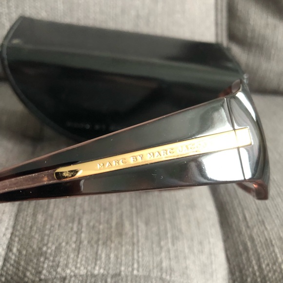 Marc Jacobs Sunglasses - Picture 2 of 3